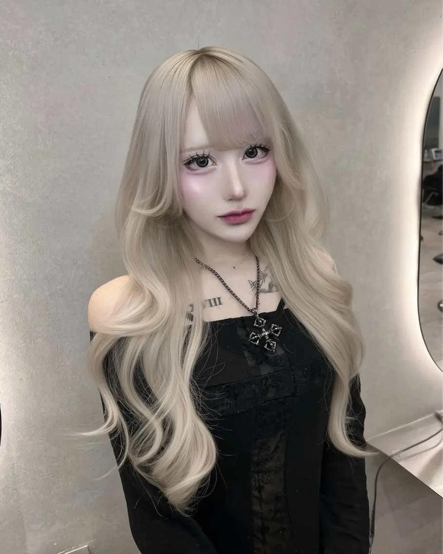 ロング カット ヘアカラー トリートメント ハイトーン デザインカラーのヘアスタイル
