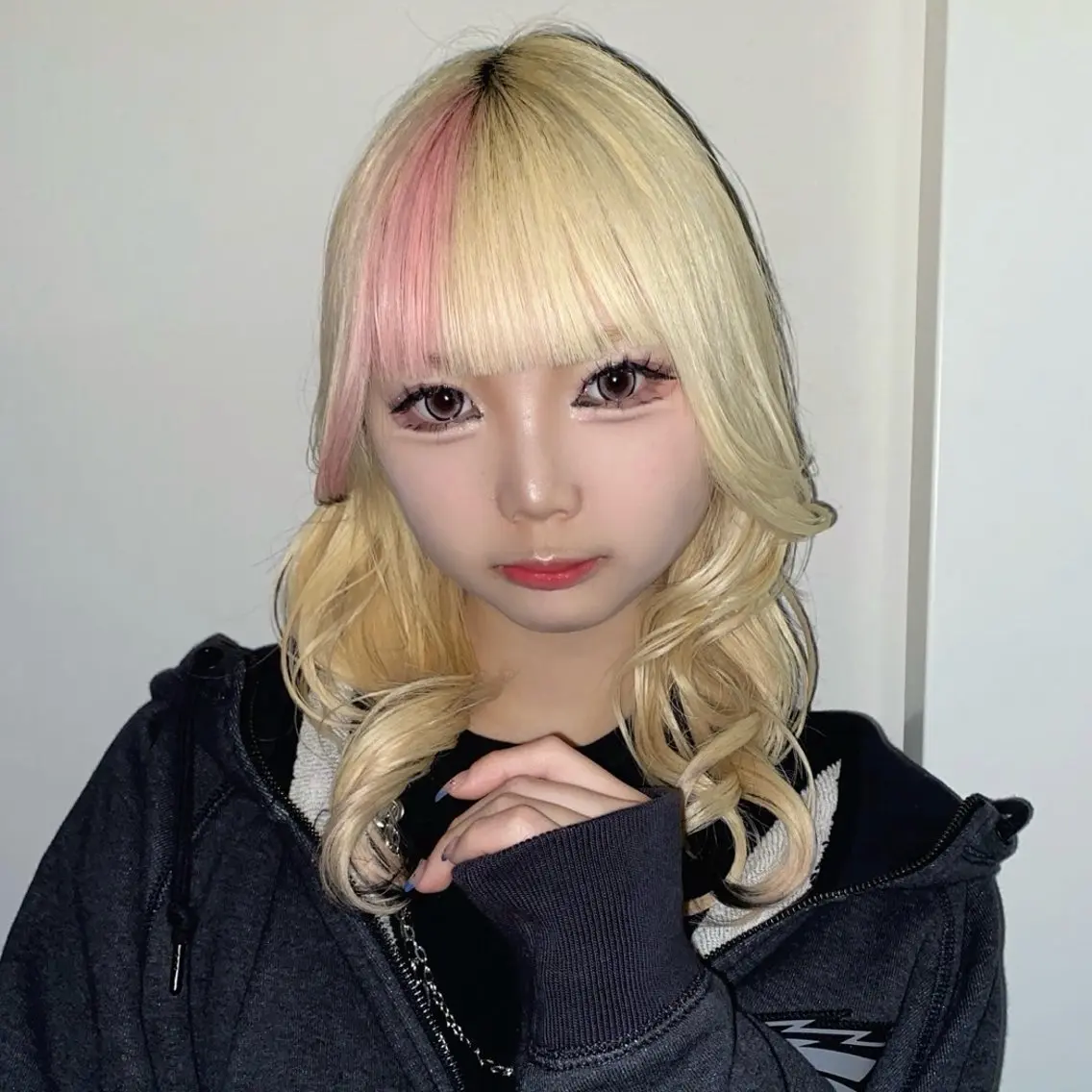 セミロング ヘアアレンジ ★デザインカラー ハイトーン ももか★のヘアスタイル