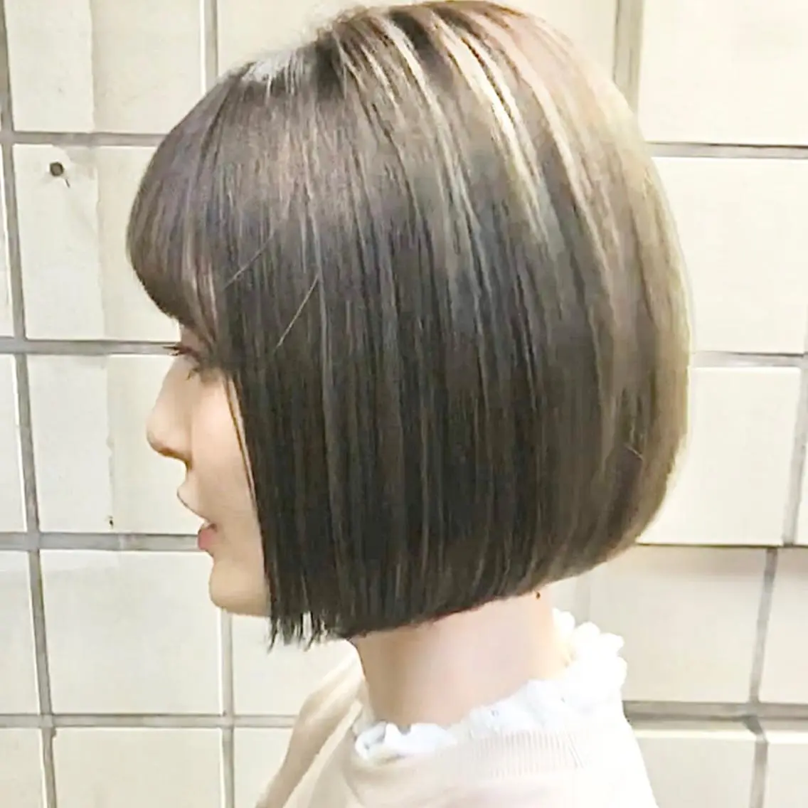 ショート カラー ヘアアレンジ キッズ 前下がりボブ ショートボブ ベージュカラー オリーブベージュ ボブ カット ヘアカラー トリートメント さわ きょうすけ/ ボブ髪質改善ショートのヘアスタイル