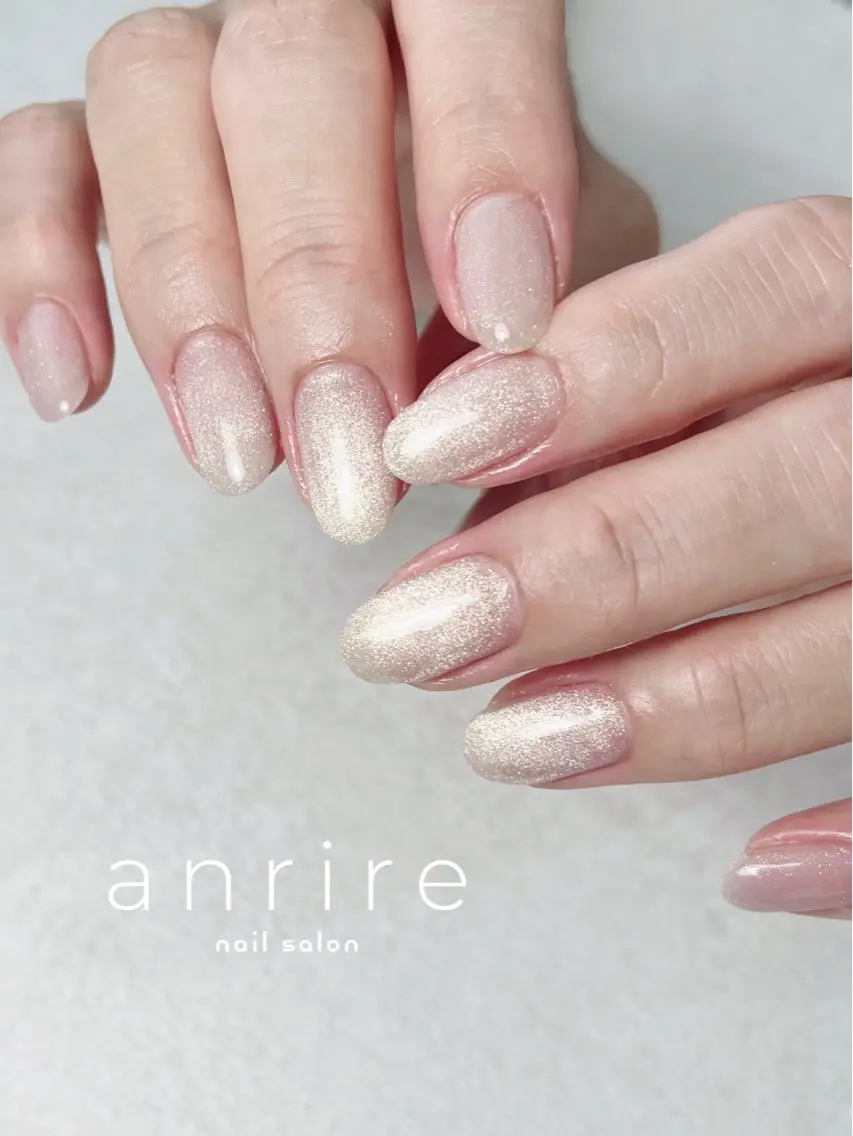 ネイル ジェルネイル ゴールド キラキラネイル マグネットネイル ワンカラーネイル ハンドネイル nailsalon anrireのネイルデザイン