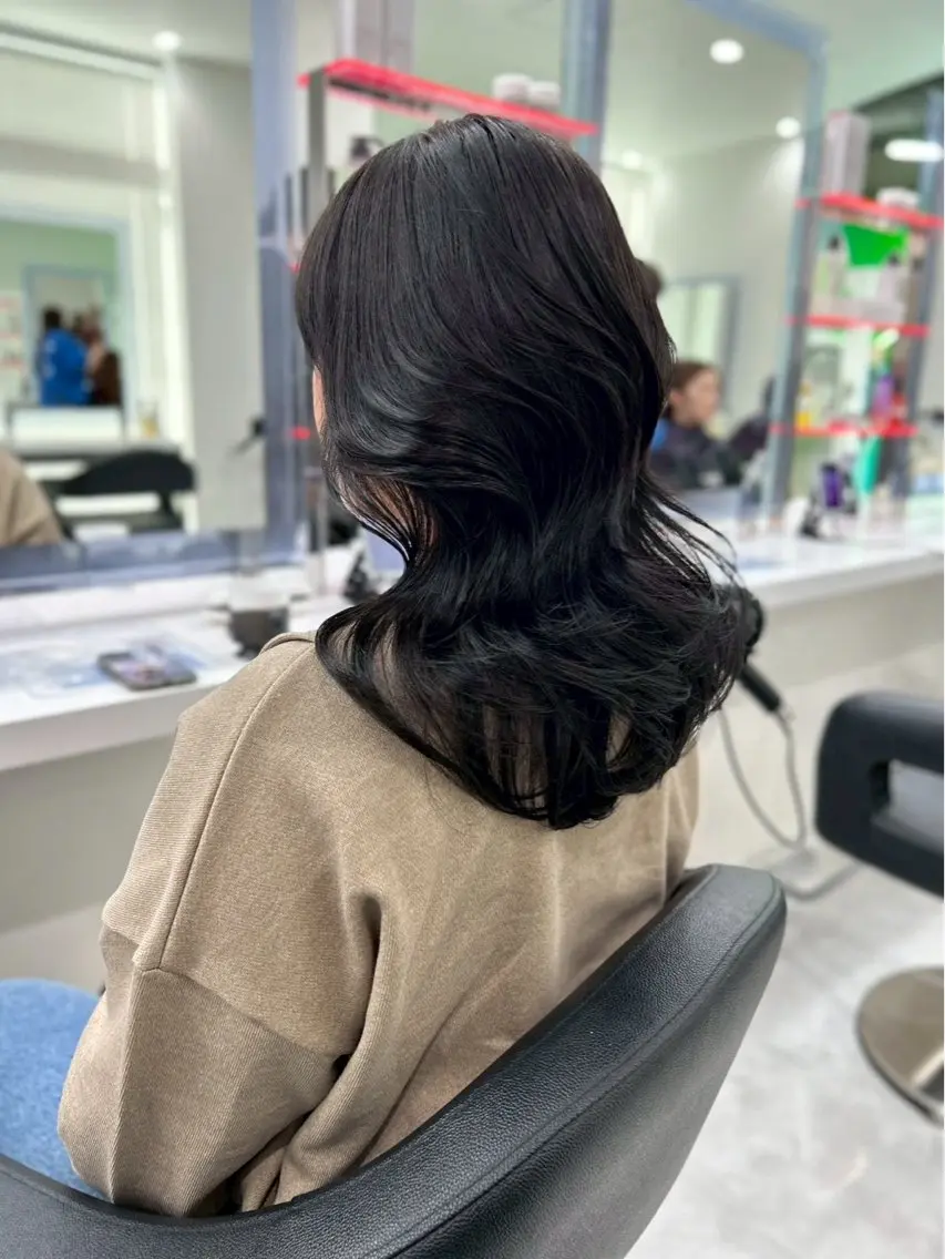 ロング カラー 佐藤 笑瑠のヘアスタイル