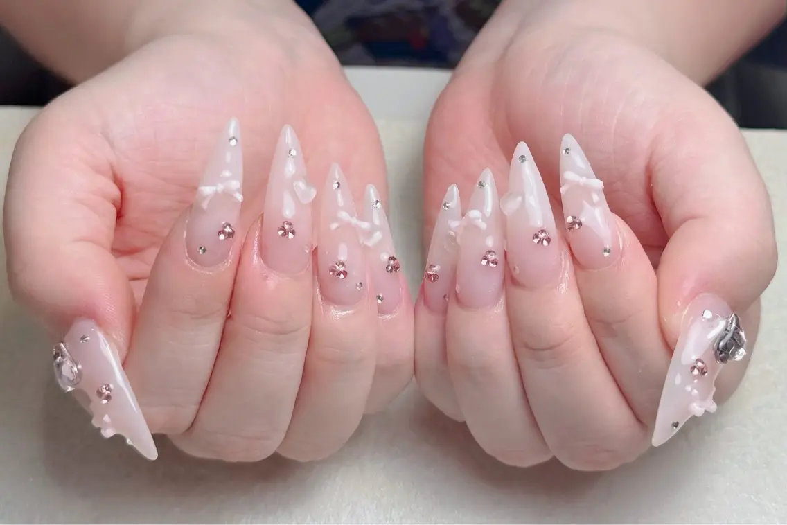 ネイル アートネイル 長さ出し フレンチネイル ジェルネイル ガーリー ハンドネイル 中野駅から2分 MEO NAILのネイルデザイン
