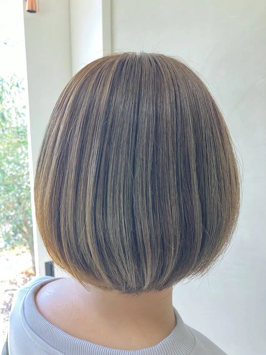 ショート カラー ベージュカラー 透明感カラー オリーブベージュ 【ツヤ髪特化】 スズキアキエのヘアスタイル