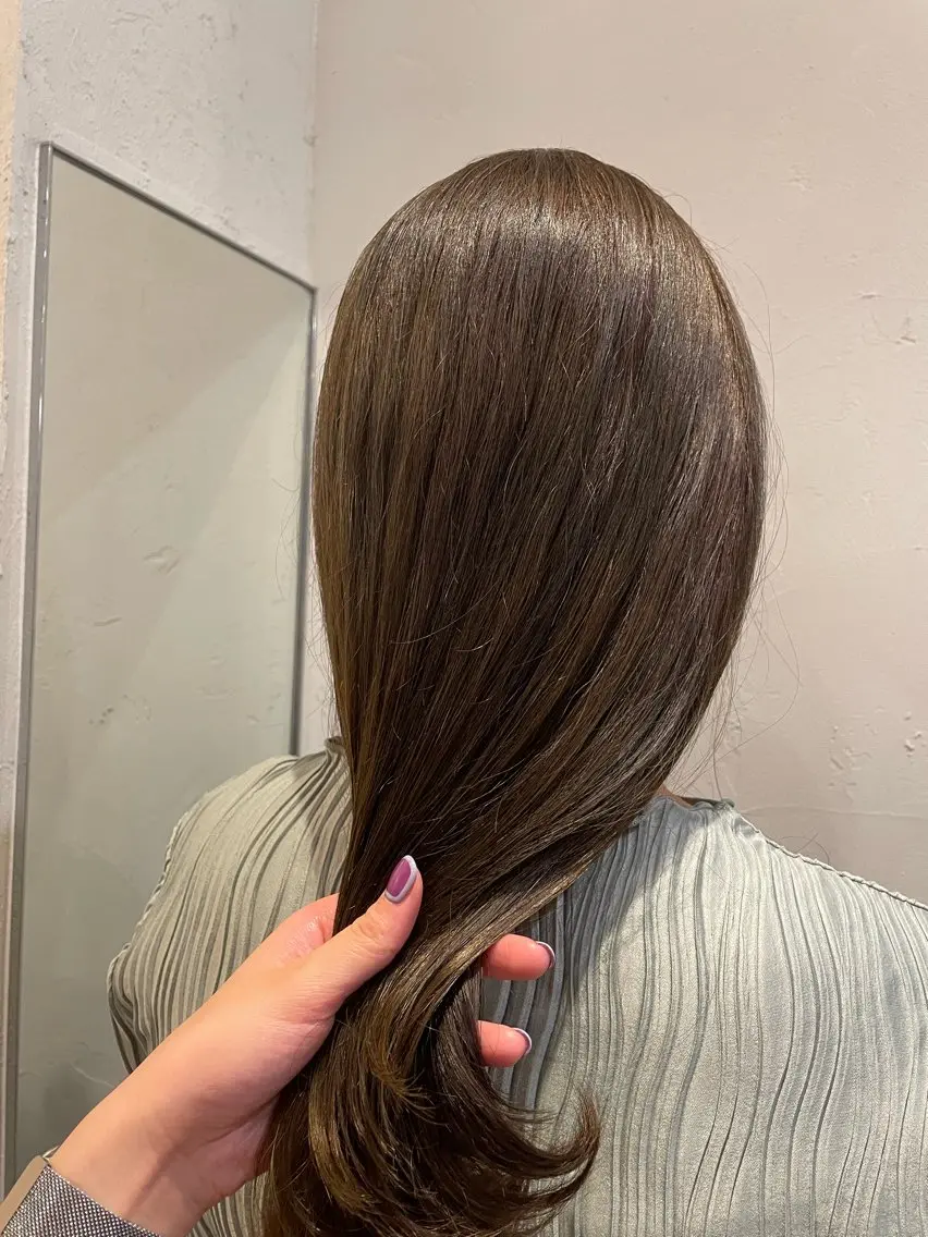 セミロング カラー セミロングパーマ ベージュカラー ダブルカラー オリーブベージュ 髪質改善 脇野 茉優のヘアスタイル