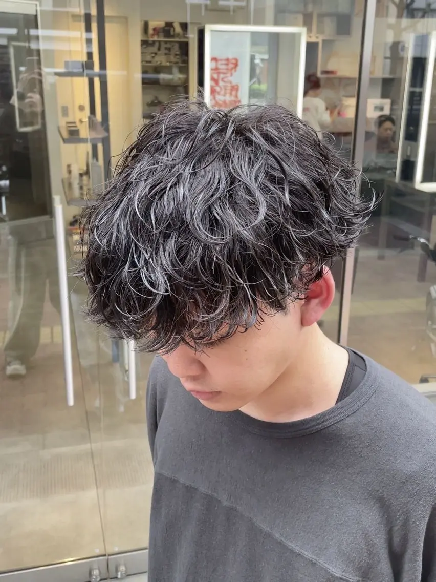 パーマ メンズ メンズパーマ 波巻きパーマ 宮嶋 蓮のヘアスタイル
