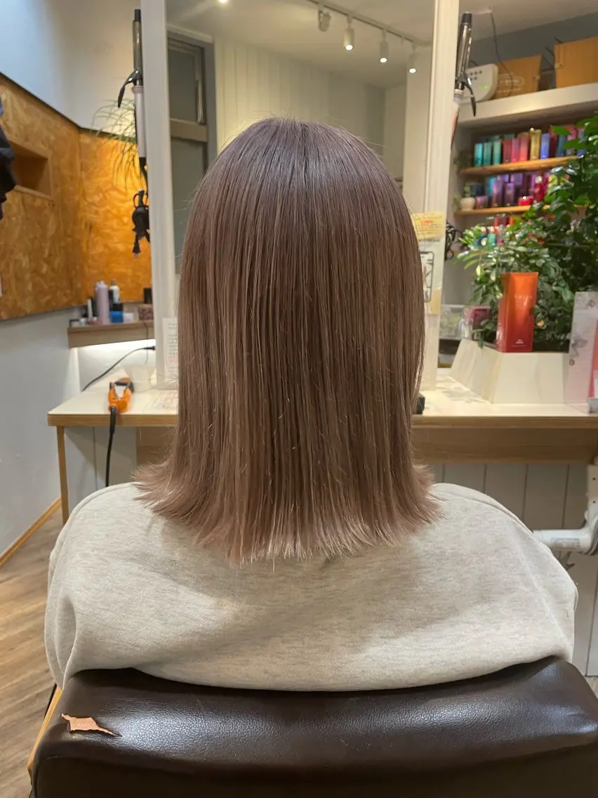 ミディアム 縮毛矯正 Suah カクイニチカ🪄🤍のヘアスタイル