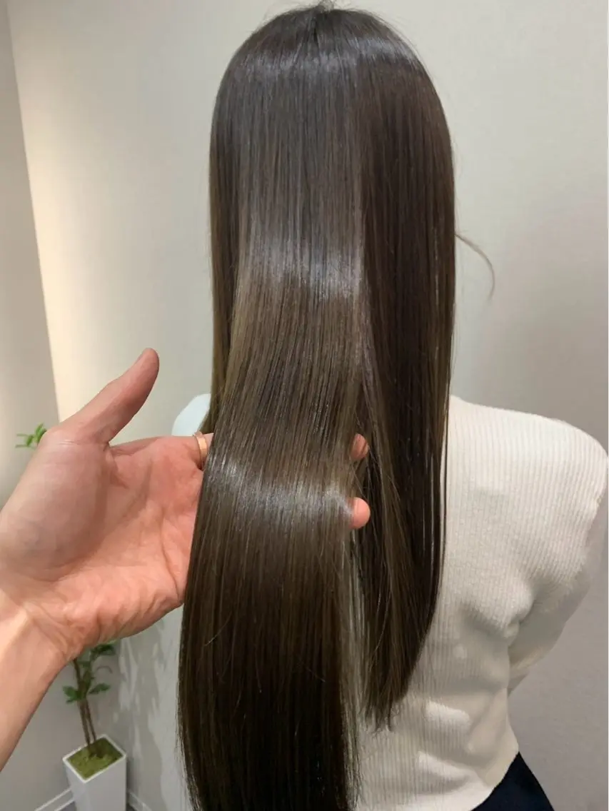 ロング さいとう いぶきのヘアスタイル