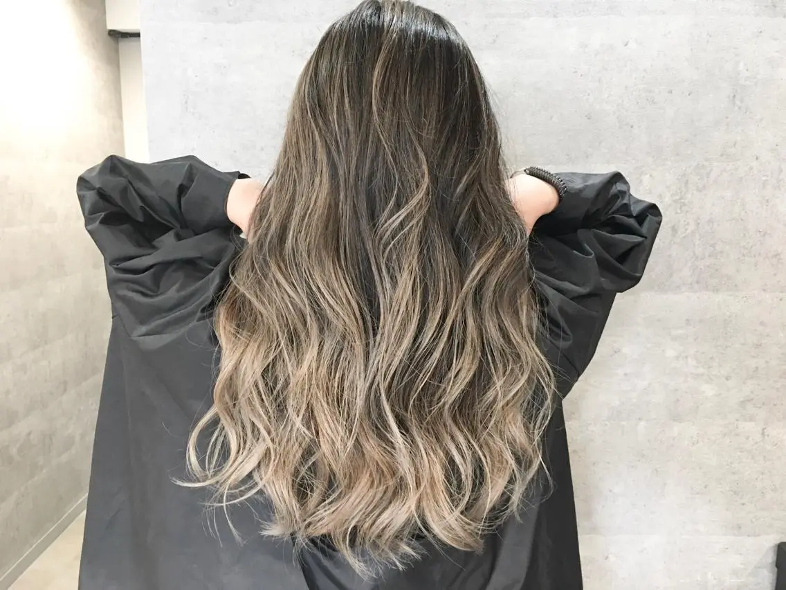 セミロング カラー ヘアアレンジ ネイル マツエク・マツパ バレイヤージュ レイヤーカット トリートメント 井上 一平のヘアスタイル