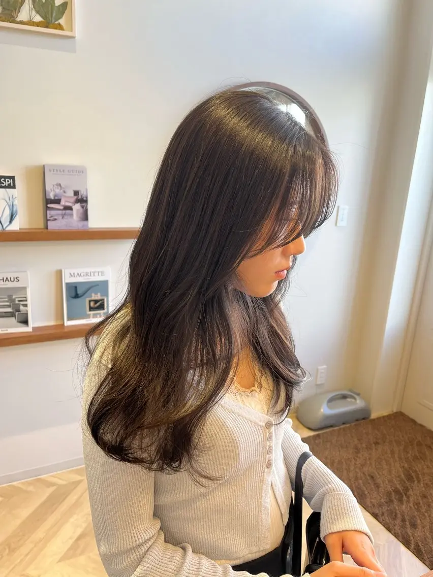ロング カラー 透明感カラー GOODDAY ヘアサロンのヘアスタイル