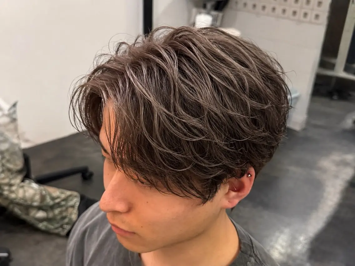 パーマ メンズ 丹生 滉太のヘアスタイル