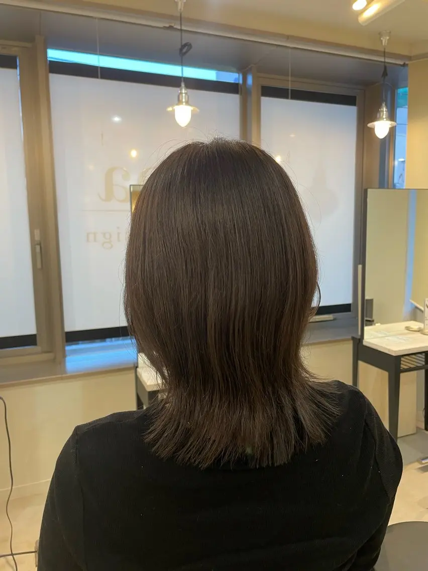 ミディアム カラー アッシュ アッシュグレー ヘアカラー tiel 小山莉々のヘアスタイル