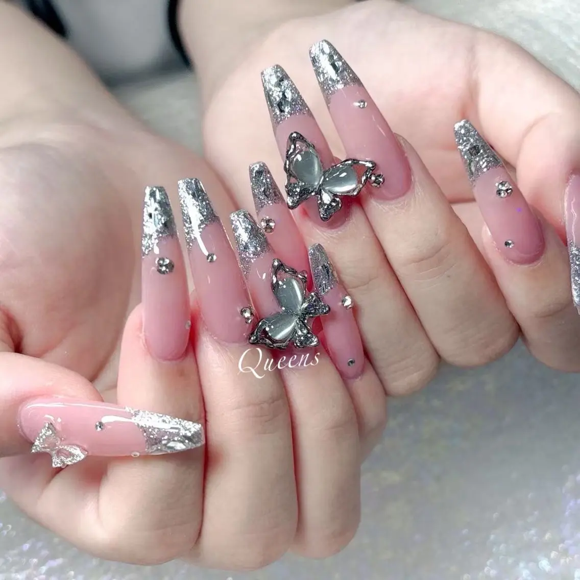 ネイル ハンドネイル Queens テイのネイルデザイン