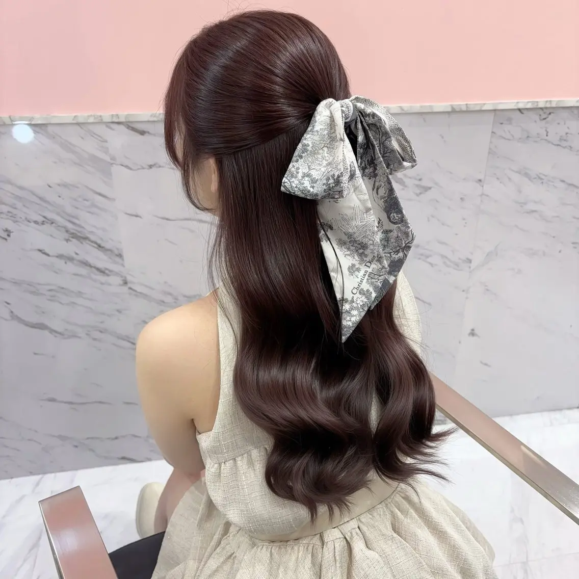 ヘアアレンジ ハーフアップ LOUIS しおりのヘアスタイル