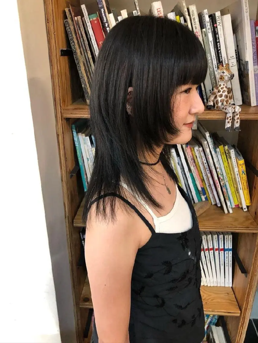 ミディアム ハッシュカット 韓国レイヤー suzuのヘアスタイル