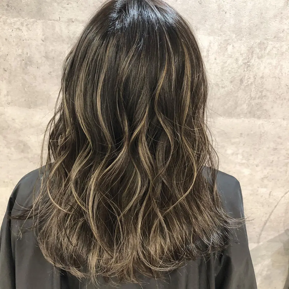 ロング カラー ハイライトカラー ハイライト ✨MiL✨ ✨心斎橋✨のヘアスタイル