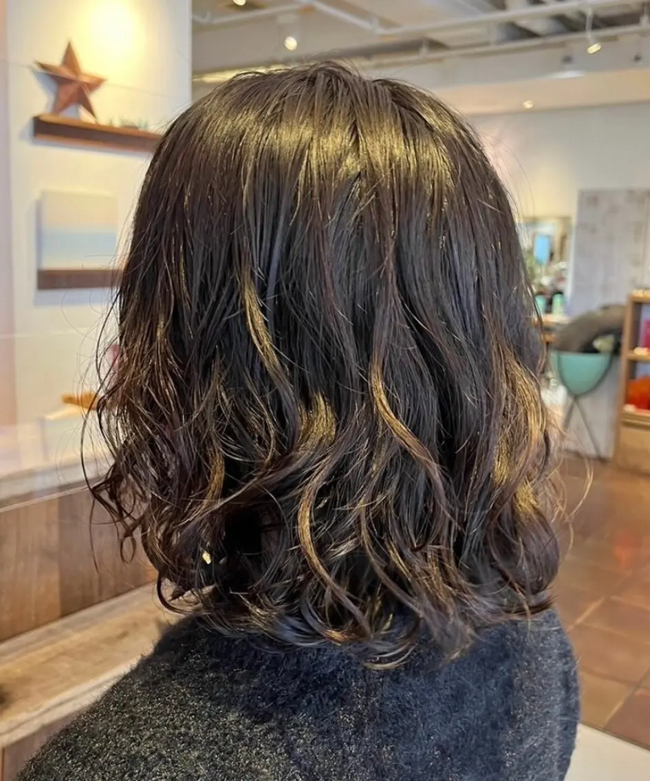 ミディアム パーマ ミディアムパーマ 佐藤 優衣のヘアスタイル