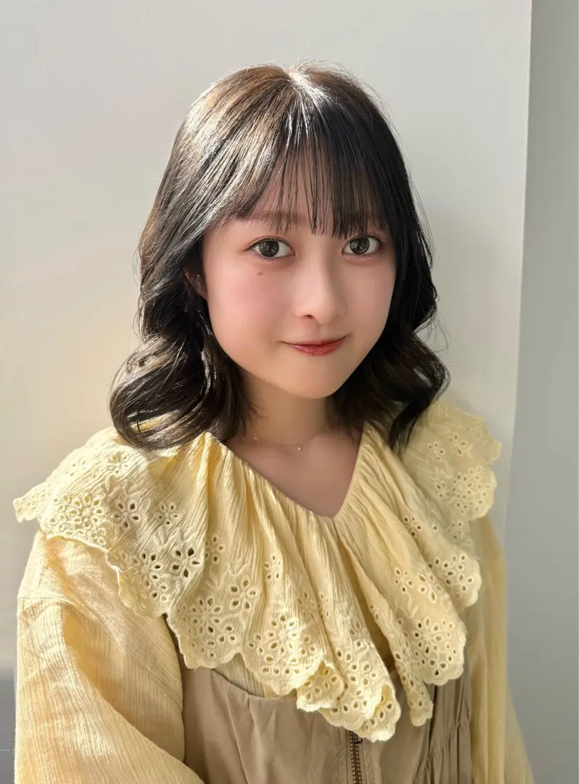 ミディアム カラー ベージュカラー オリーブベージュ ヘアカラー Nico セナのヘアスタイル