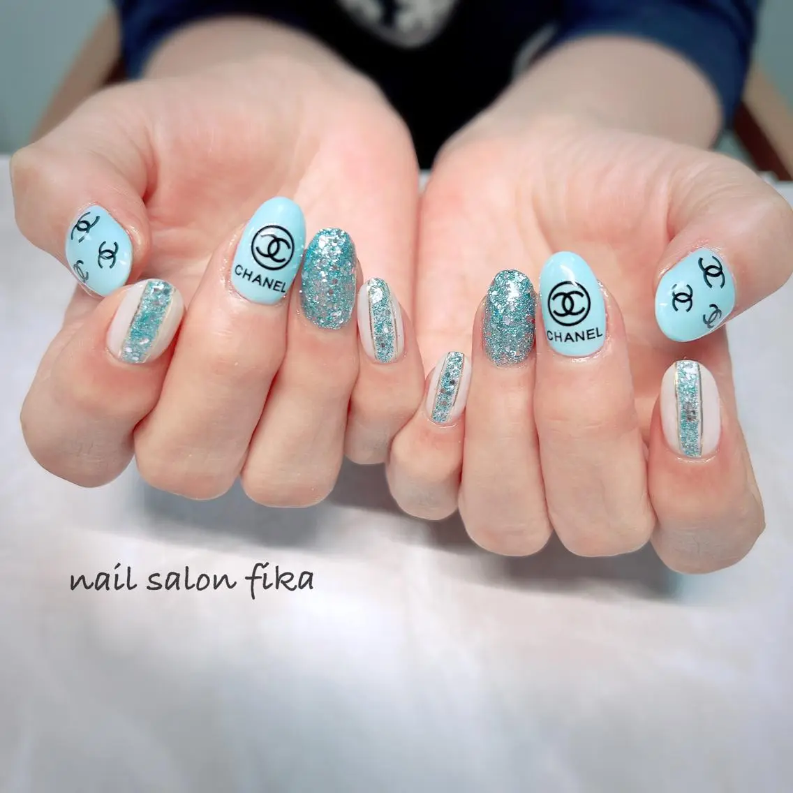 ネイル ブルー キラキラネイル ラメ(グリッター) 持ち込み 夏ネイル nail salon fikaのネイルデザイン
