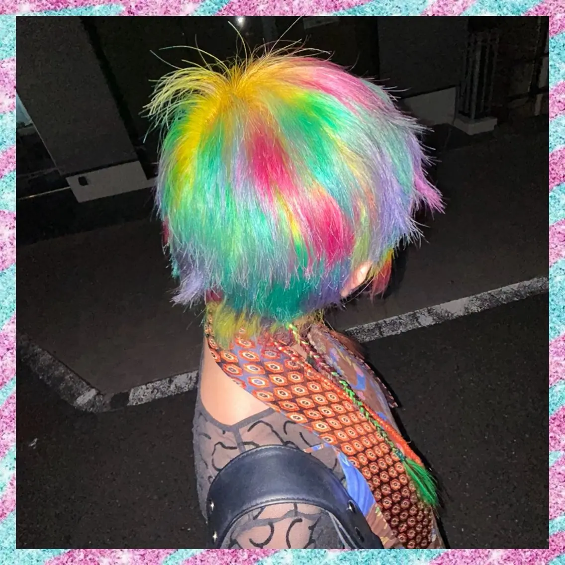 ショート カラー デザインカラー ヘアカラー Miju💖派手髪/ ティンセル/エクステのヘアスタイル