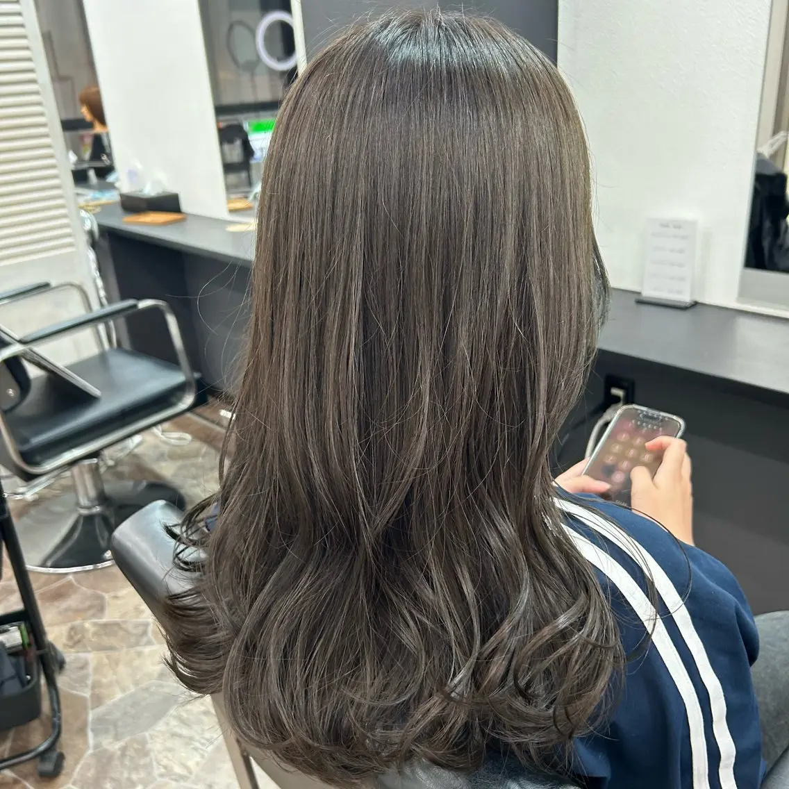 ロング カラー 透明感カラー オリーブカラー COEUR🧡 山下　優花のヘアスタイル
