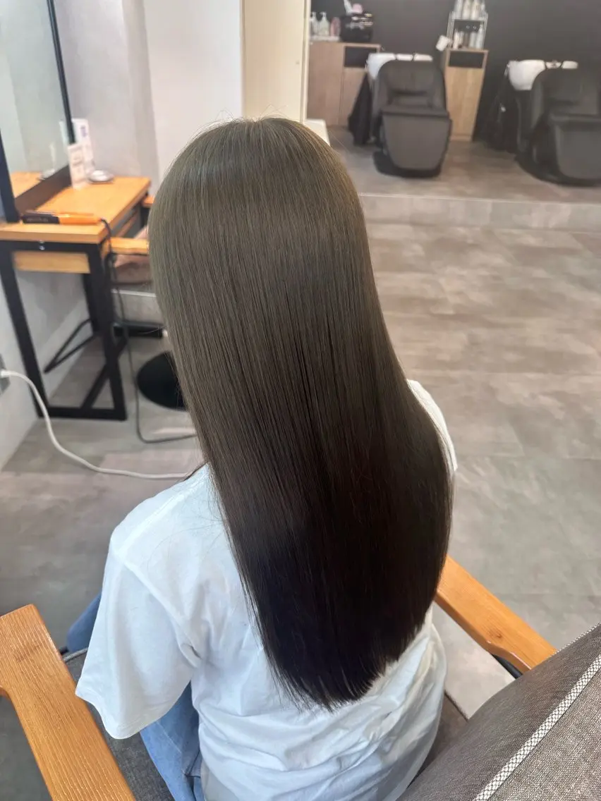 ロング カラー カット ヘアカラー トリートメント hina/レイヤー /ブラウンカラーのヘアスタイル