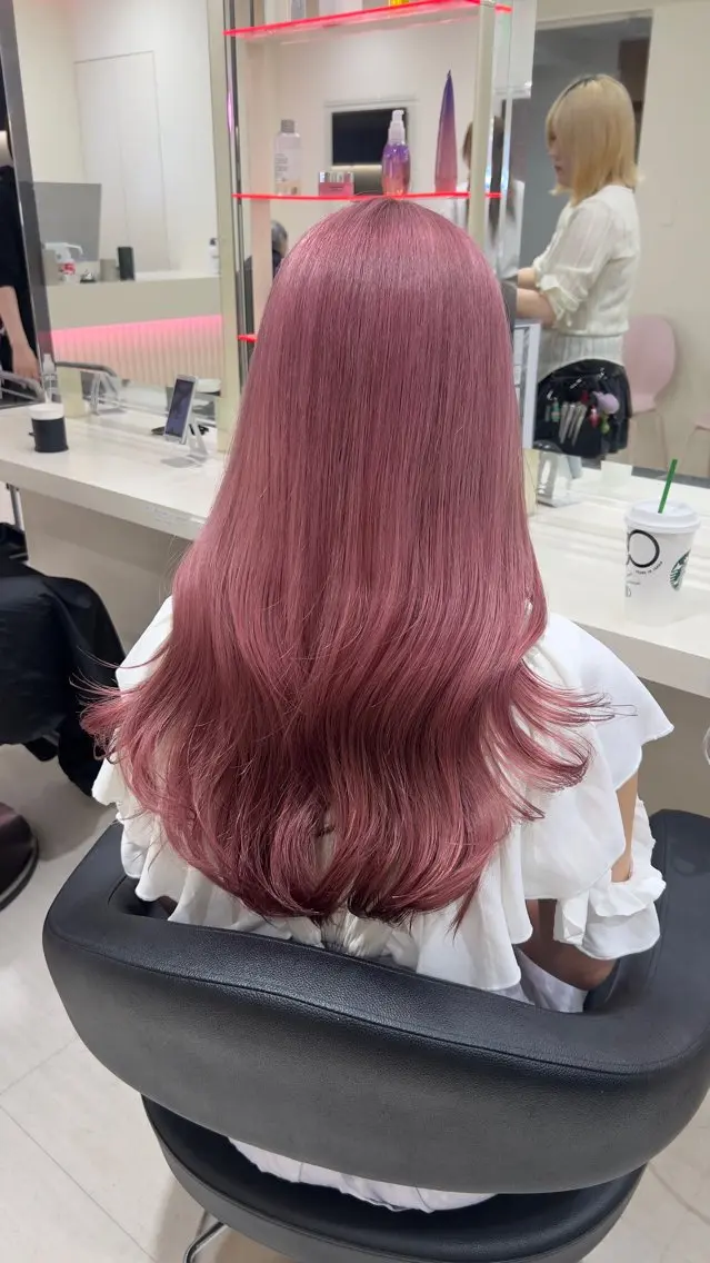 ロング カラー ヘアアレンジ ヘアカラー 韓国レイヤー&ピンク 艶髪🩶maikoのヘアスタイル