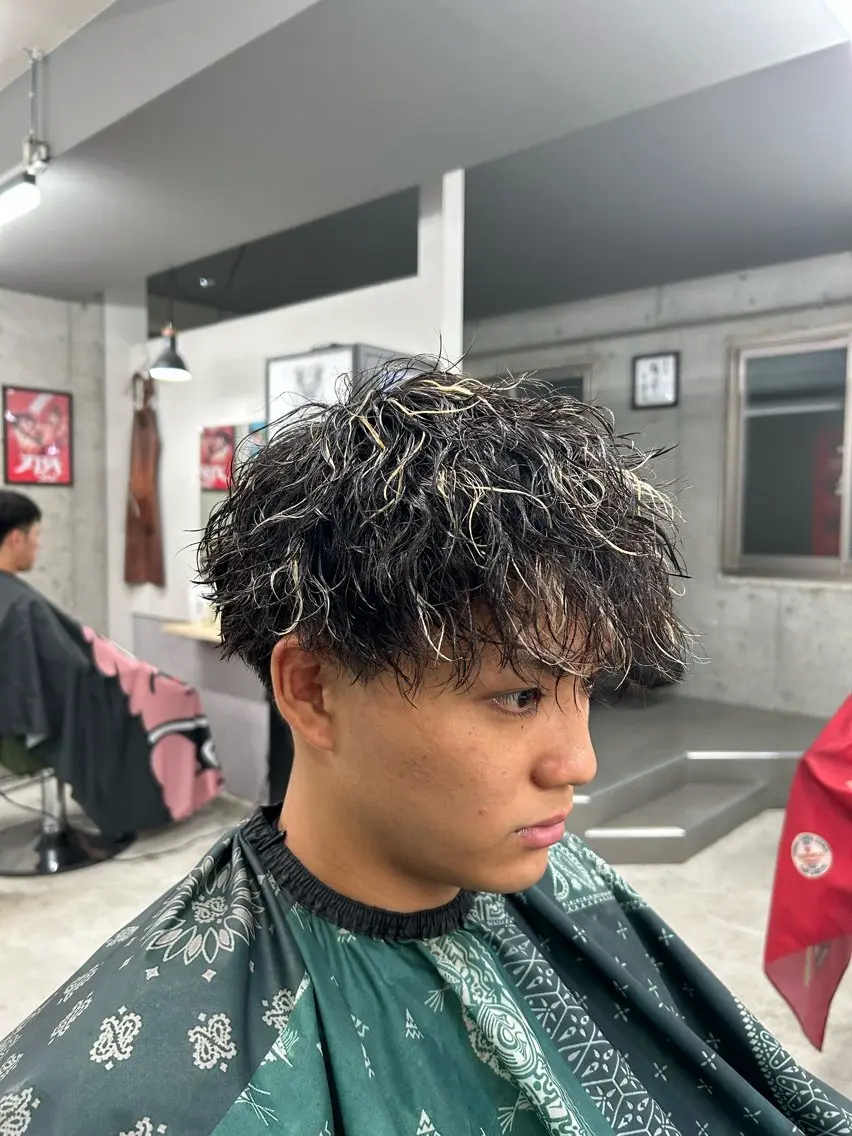 パーマ メンズ メンズパーマ ツイストスパイラルパーマ スパイラルパーマ 松永 海来のヘアスタイル