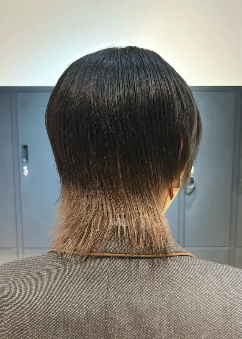 ミディアム カラー ベージュカラー ブリーチ ダブルカラー イヤリングカラー インナーカラー ヘアカラー 🌊インナーカラー 🐬櫻井海星のヘアスタイル