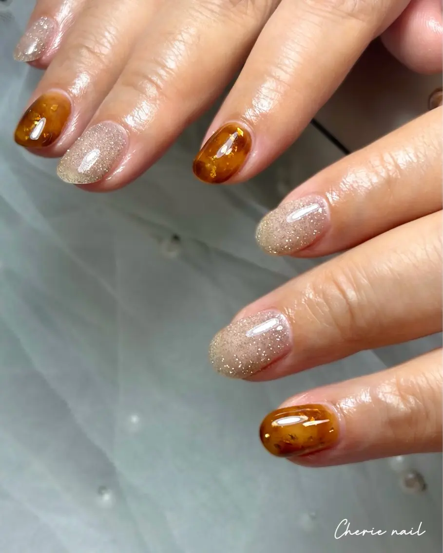 ネイル べっ甲ネイル フラッシュネイル ジェルネイル ニュアンスネイル オフィスネイル ハンドネイル Cherienail yunaのネイルデザイン