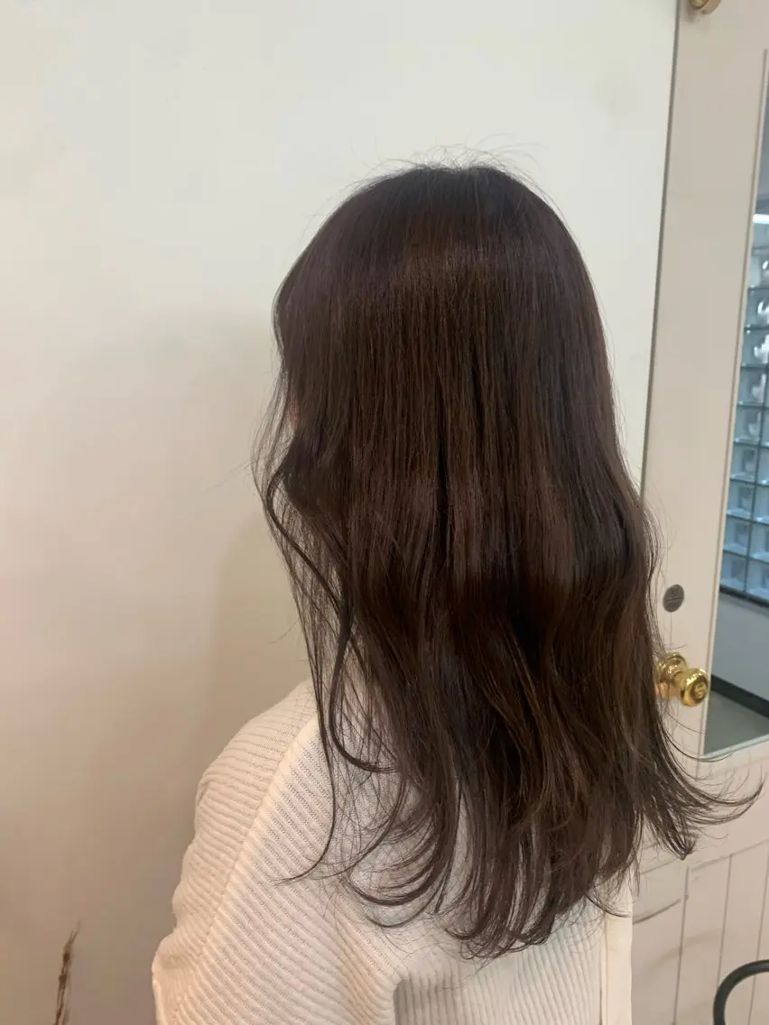 ロング カラー ベージュカラー ラベンダーカラー 室谷 ゆりあのヘアスタイル