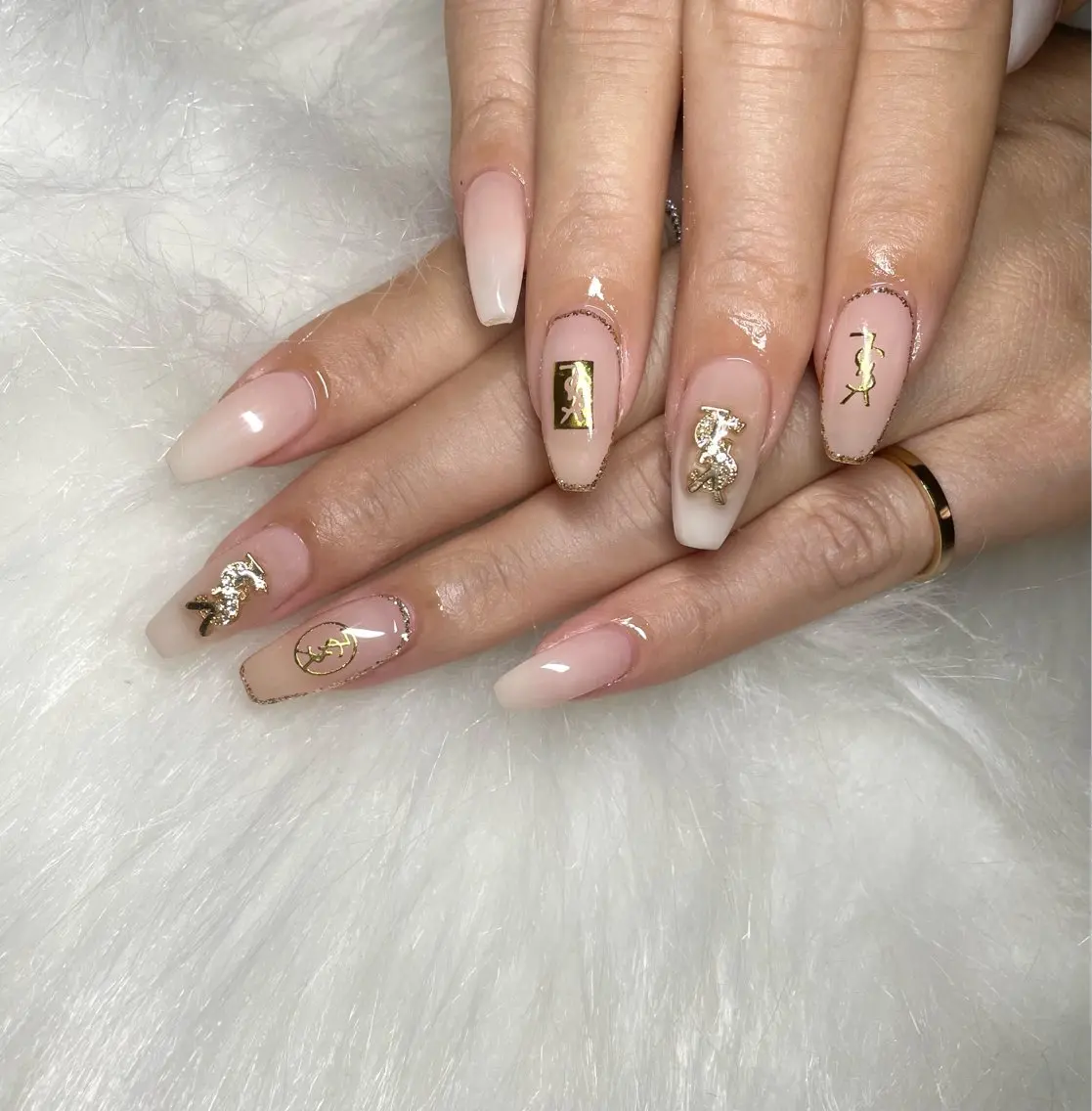 ネイル フットネイル フレンチネイル ジェルネイル 韓国ネイル マグネットネイル ハンドネイル nail salon fee（フィー）のネイルデザイン