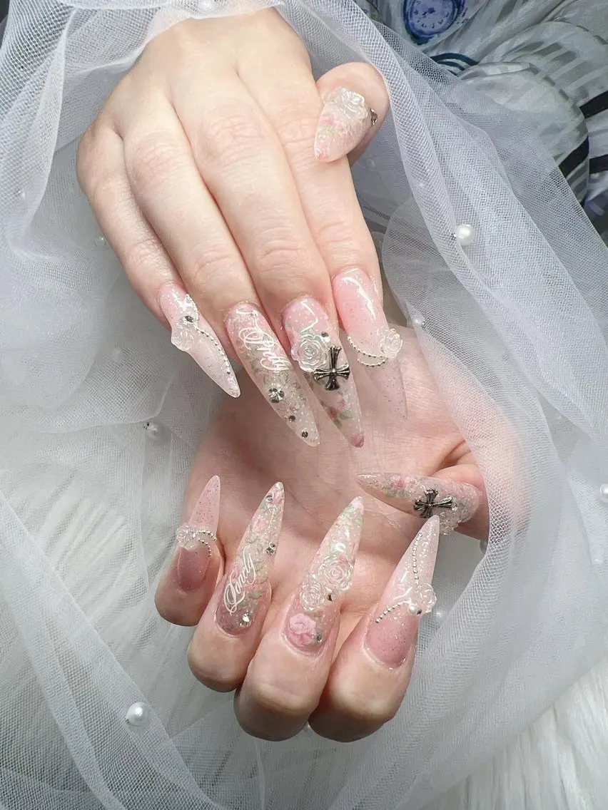 ネイル 長さ出し グラデーション 卒業式 キラキラネイル マグネットネイル ハンドネイル Lee Nailsのネイルデザイン