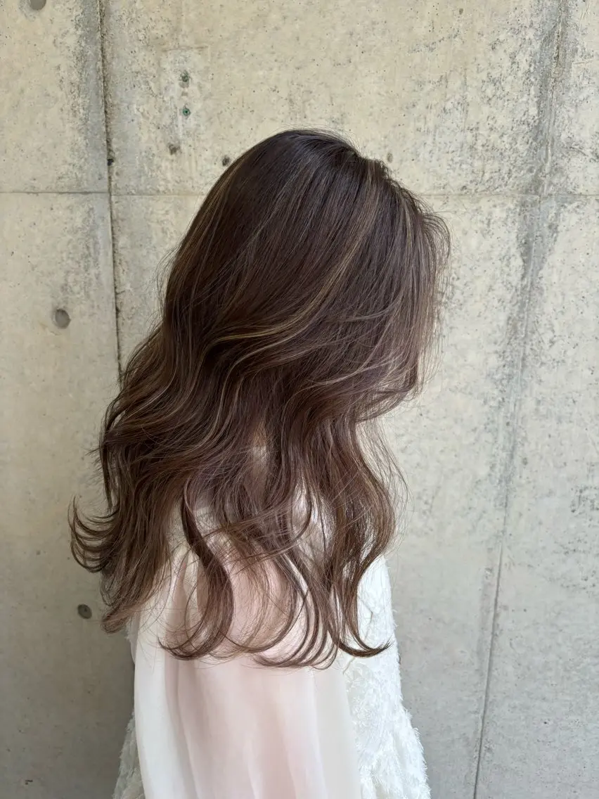 ロング 高橋 朝露のヘアスタイル