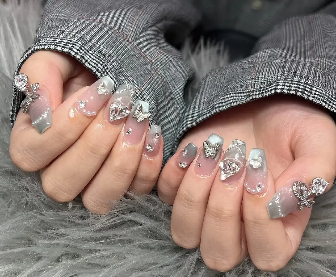 ネイル chiara 長さ出し/パラジェルのネイルデザイン