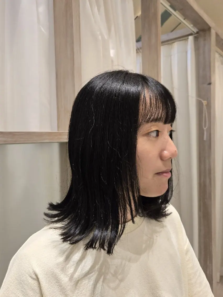 ミディアム 顔まわりレイヤー 顔周りカット レイヤーカット カット トリートメント 小峯 瑞貴のヘアスタイル