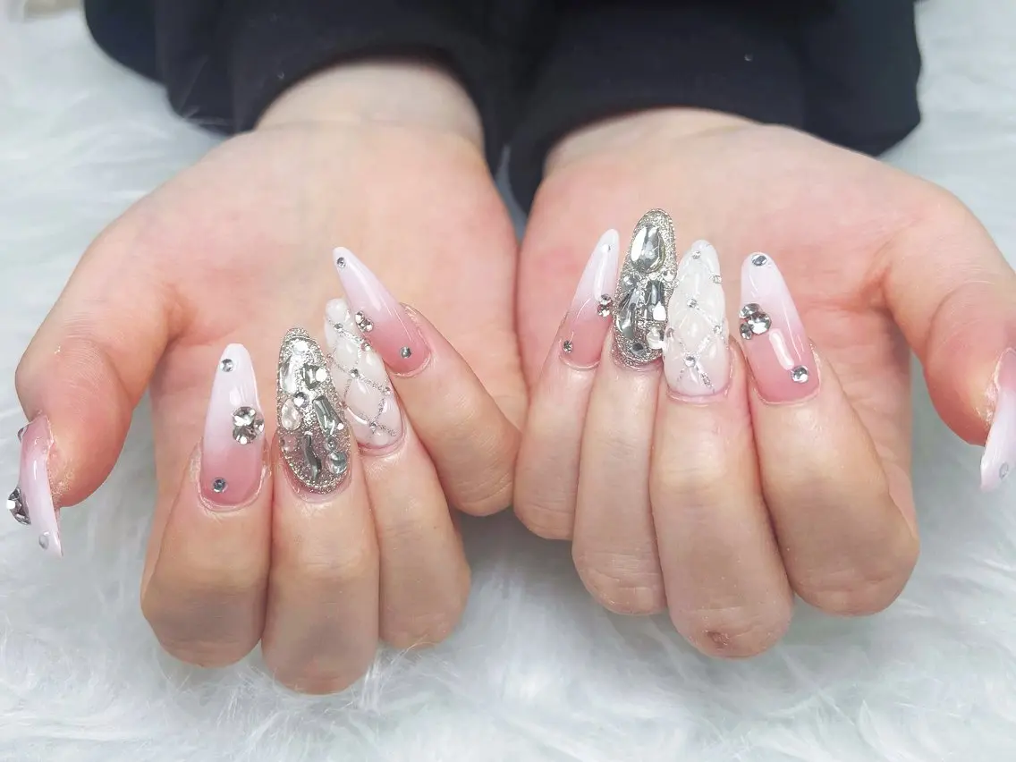ネイル ハンドネイル ハンドケア Nova Nail Nambaのネイルデザイン