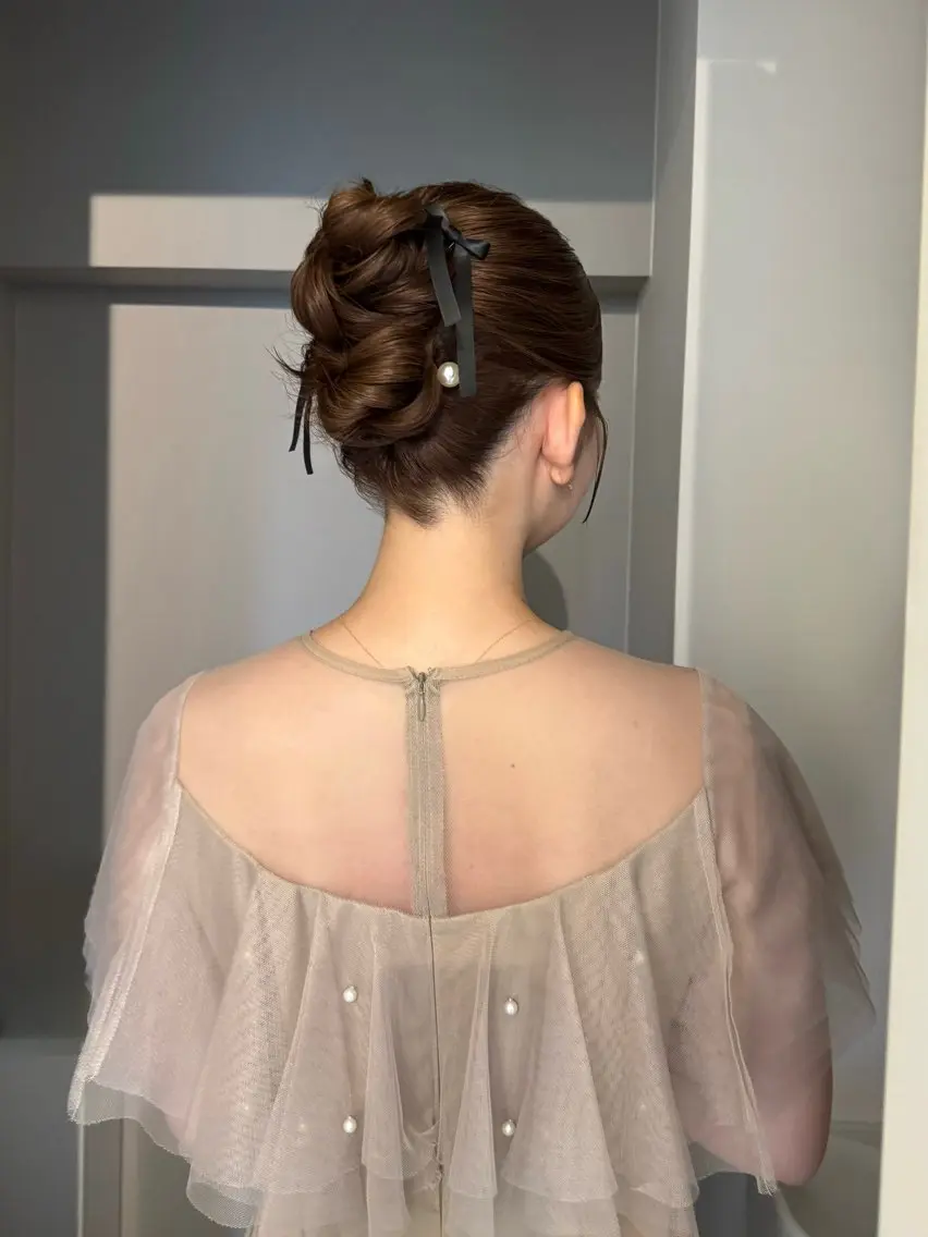 ロング カラー ヘアアレンジ ヘアセット mina 🌷のヘアスタイル