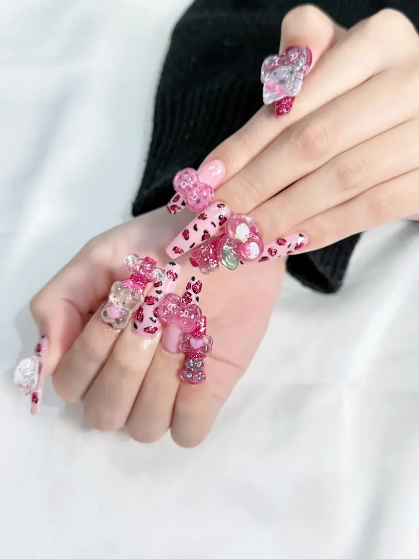 セミロング ハンドネイル Bibi nail Osakaのネイルデザイン
