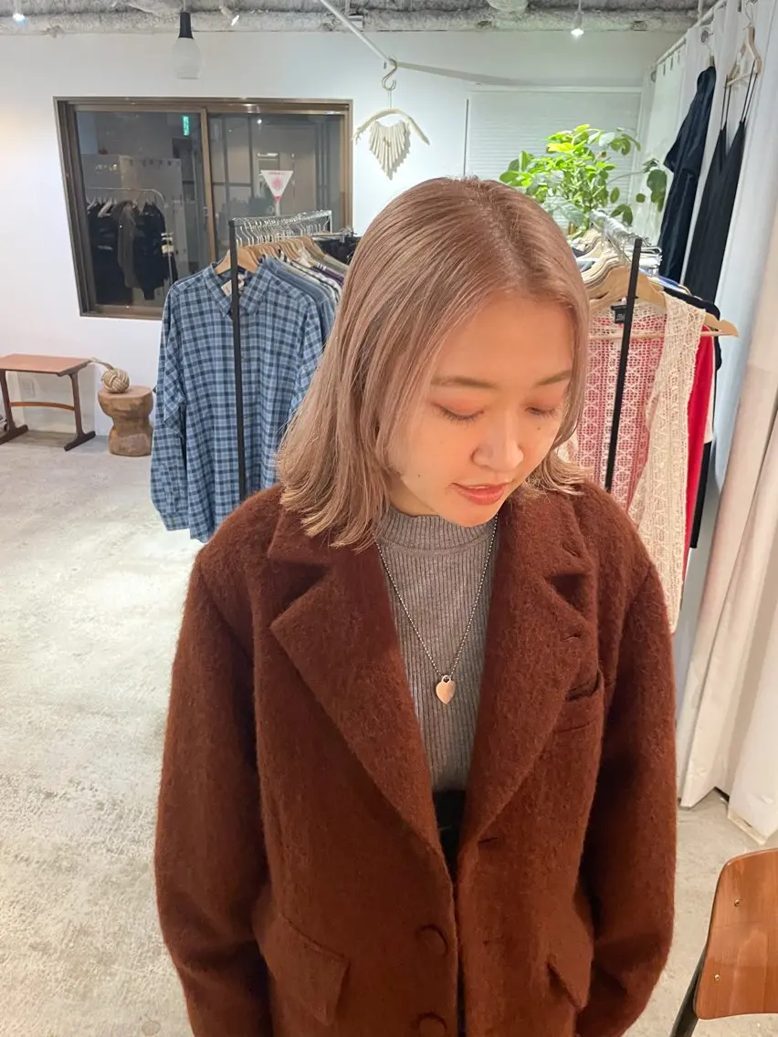 ミディアム カラー ベージュカラー ハイトーンカラー ハイトーンベージュ カット ヘアカラー Takuma Suzuki中目黒のヘアスタイル