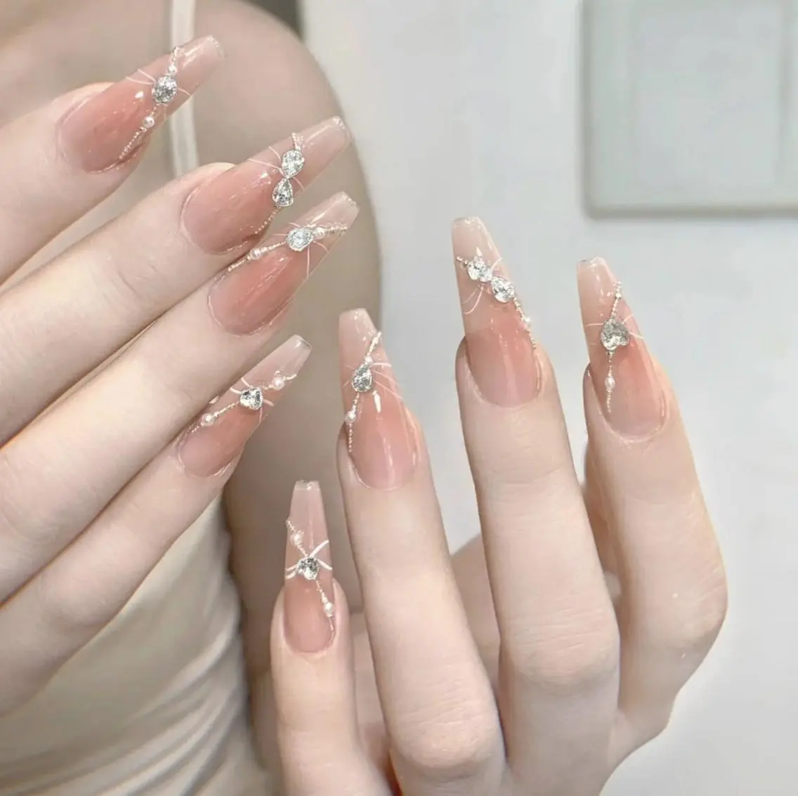 ネイル アートネイル 長さ出し ネイルチップ Queen‘s なんのネイルデザイン