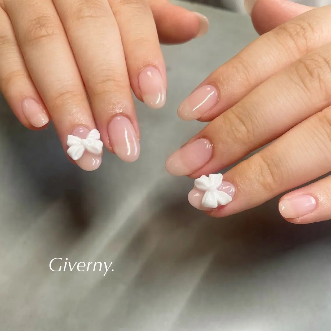 ネイル ワンカラーネイル リボン 夏ネイル ハンドネイル Giverny .のネイルデザイン
