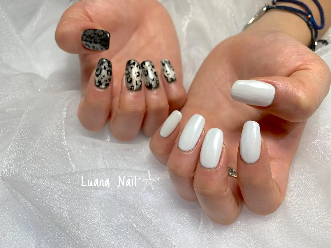 ネイル ミラーネイル ホワイト ハンドネイル BeauJu by Luana Nailのネイルデザイン
