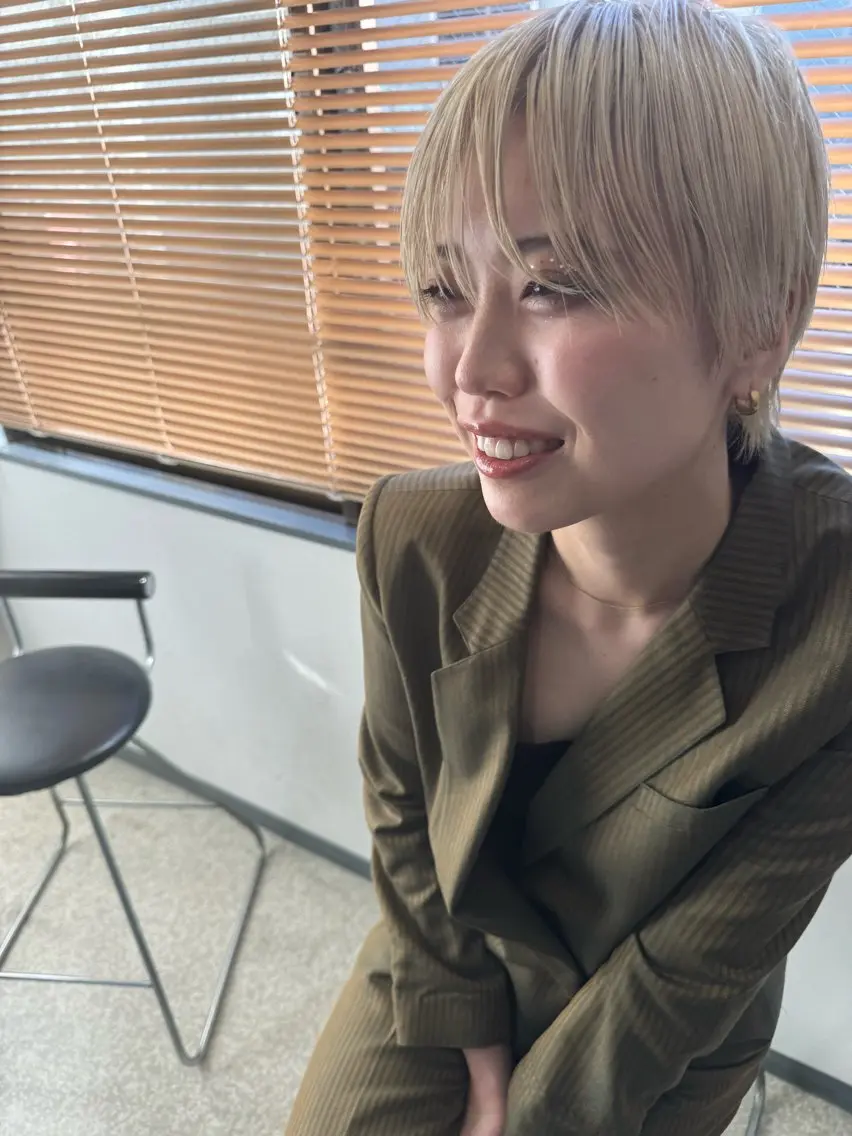 ショート カラー カット ヘアカラー イメチェン美容師⭕️ 富永健太のヘアスタイル