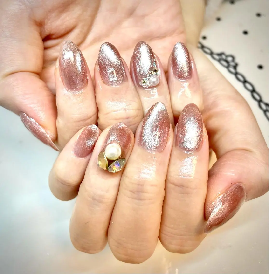 ネイル ストーンネイル nailist cocoのネイルデザイン
