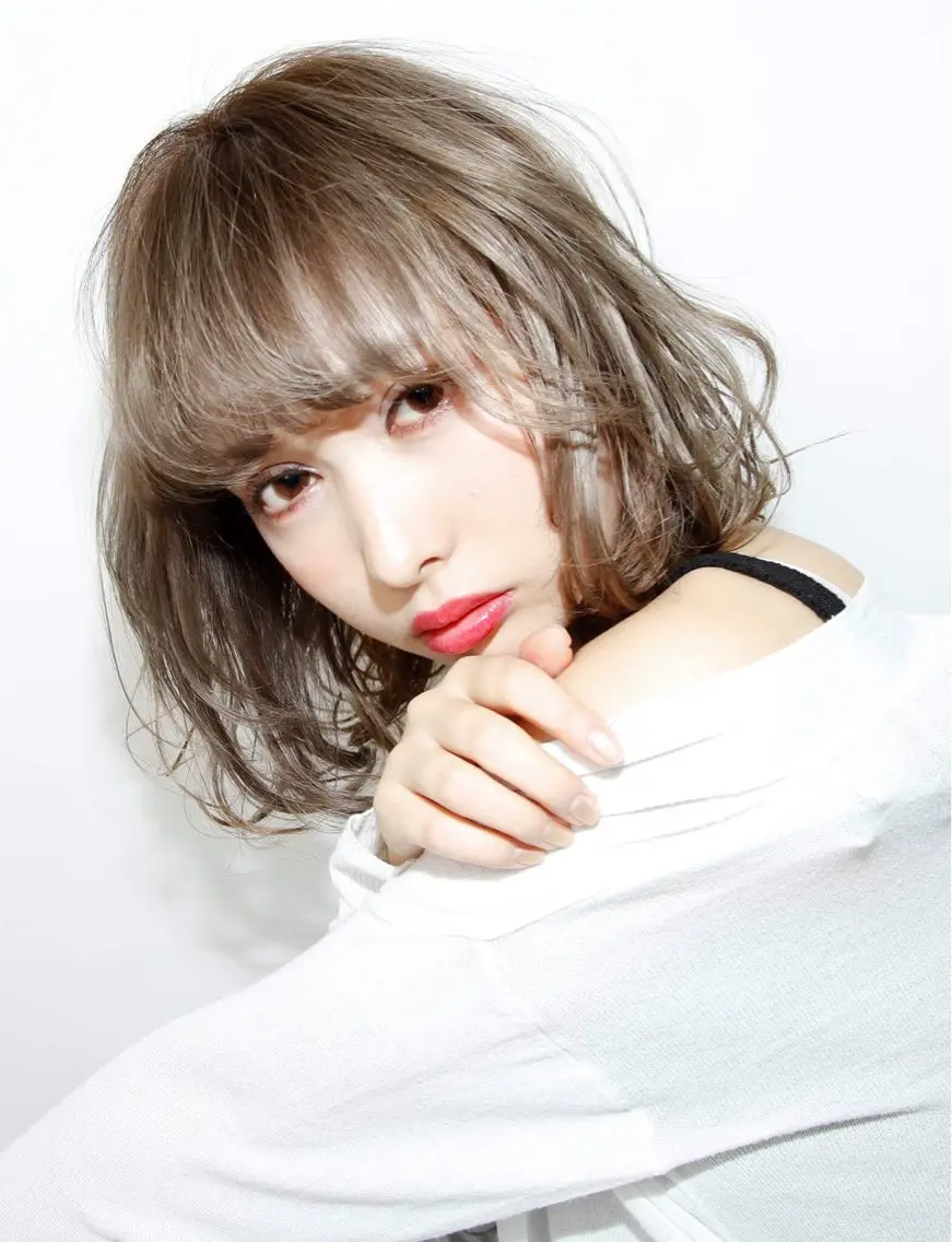 ミディアム カラー 佐伯 りょうのヘアスタイル