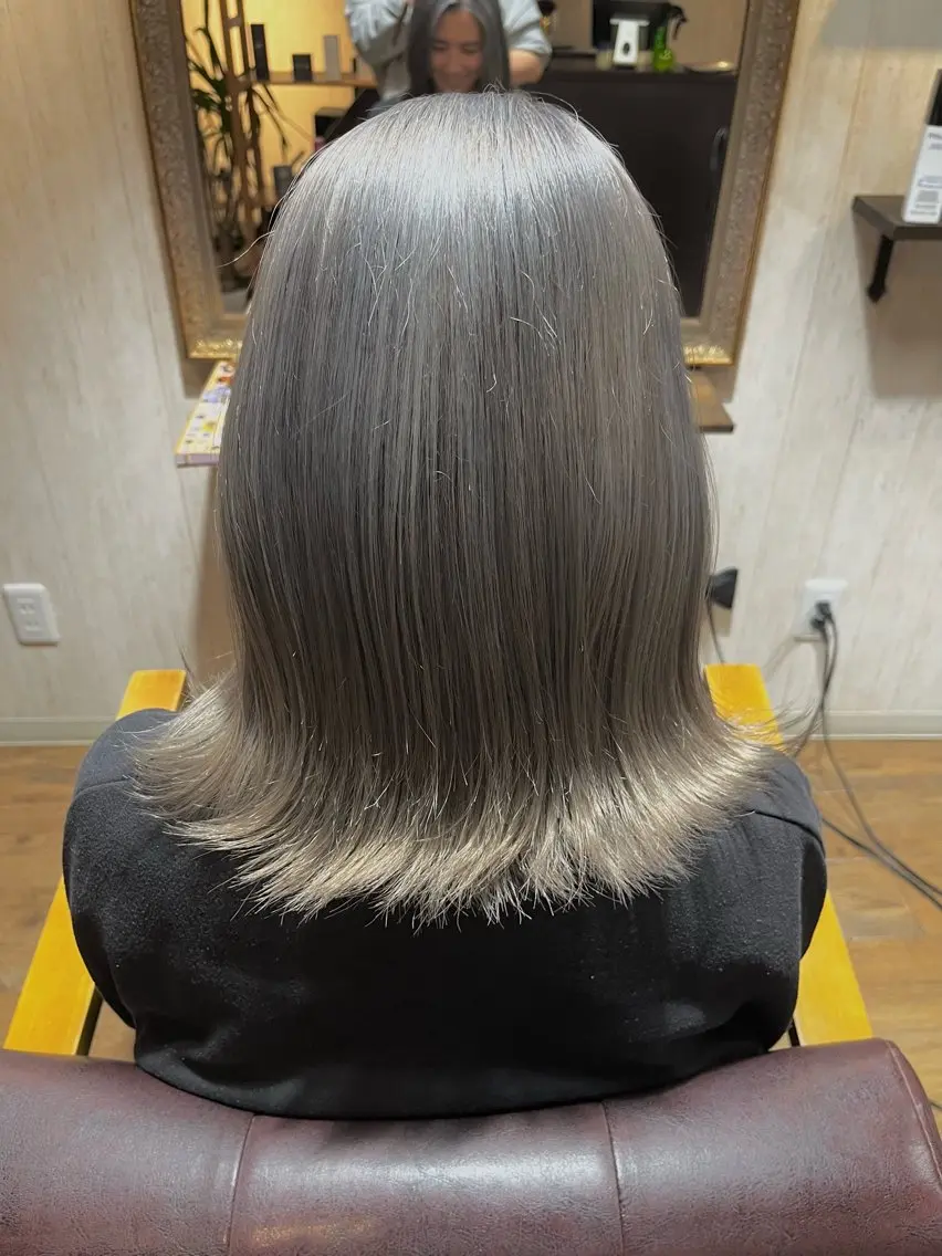 カラー ベージュカラー ヘアカラー トリートメント . Lｉｅのヘアスタイル