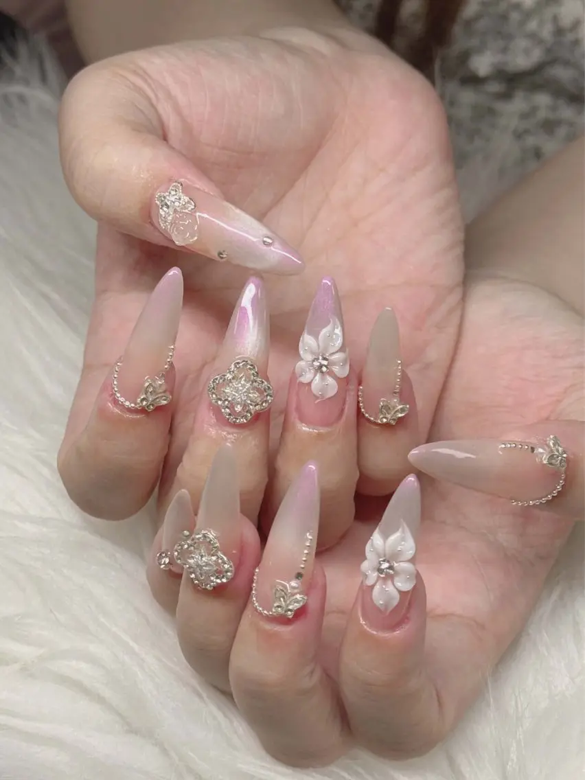ネイル Lee Nailsのネイルデザイン
