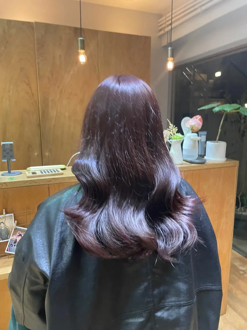 セミロング ヘアカラー 艶カラー/縮毛矯正 🩰chihiroのヘアスタイル