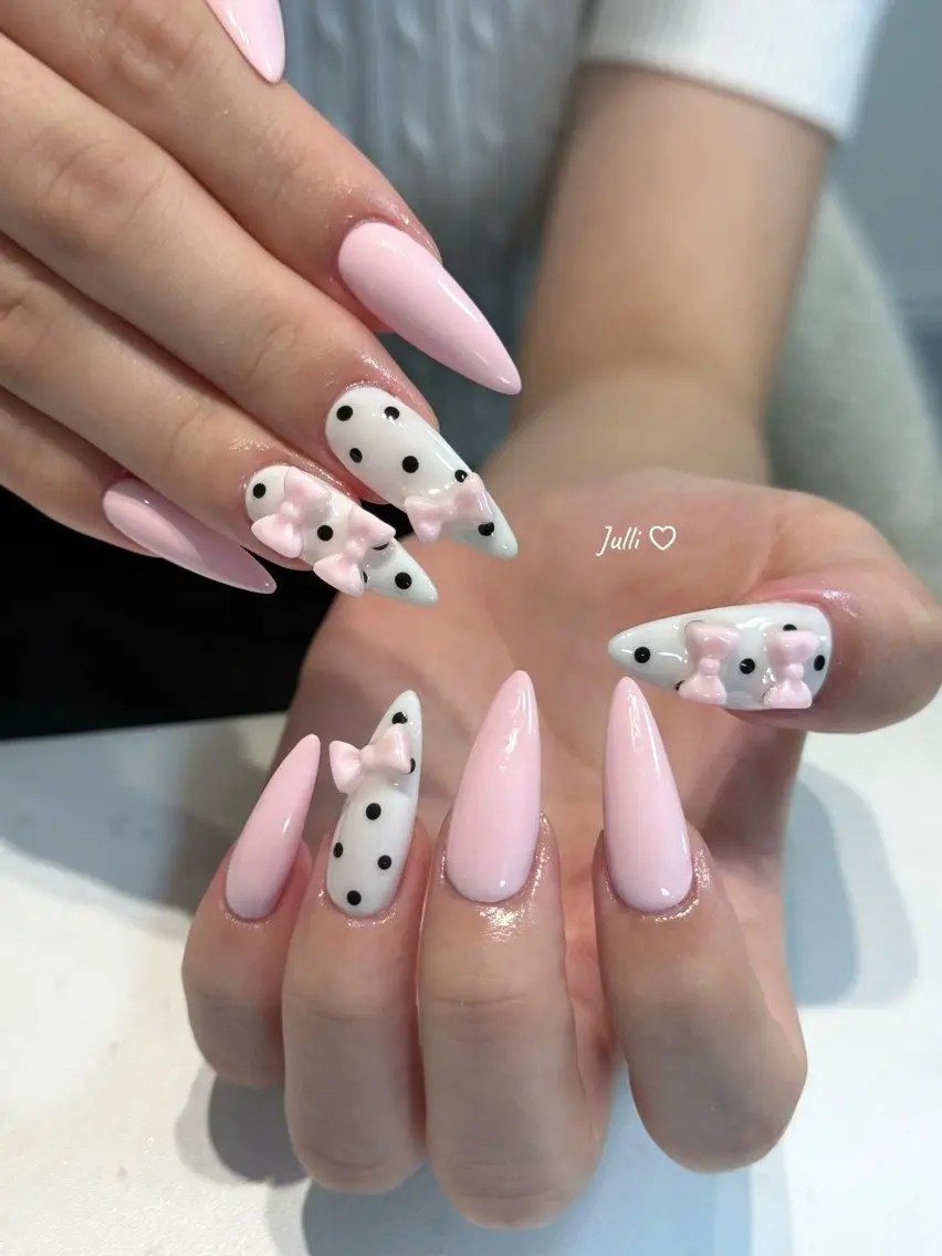ネイル フレンチネイル ジェルネイル キラキラネイル 韓国ネイル レース Julli NailStudioのネイルデザイン