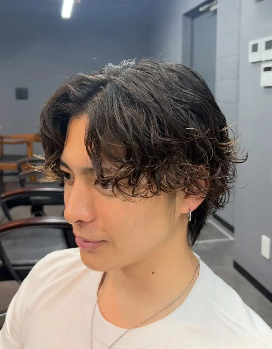 ミディアム パーマ ミディアムパーマ カット パーマ 宮本 涼太郎のヘアスタイル